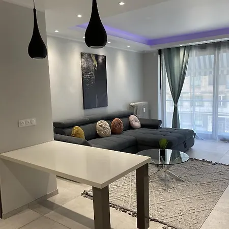 Chez Flo Ap 38 *